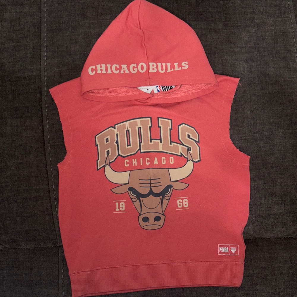 NBA Kids Chicago Bulls Red Sleeveless Hoodie - Size 5